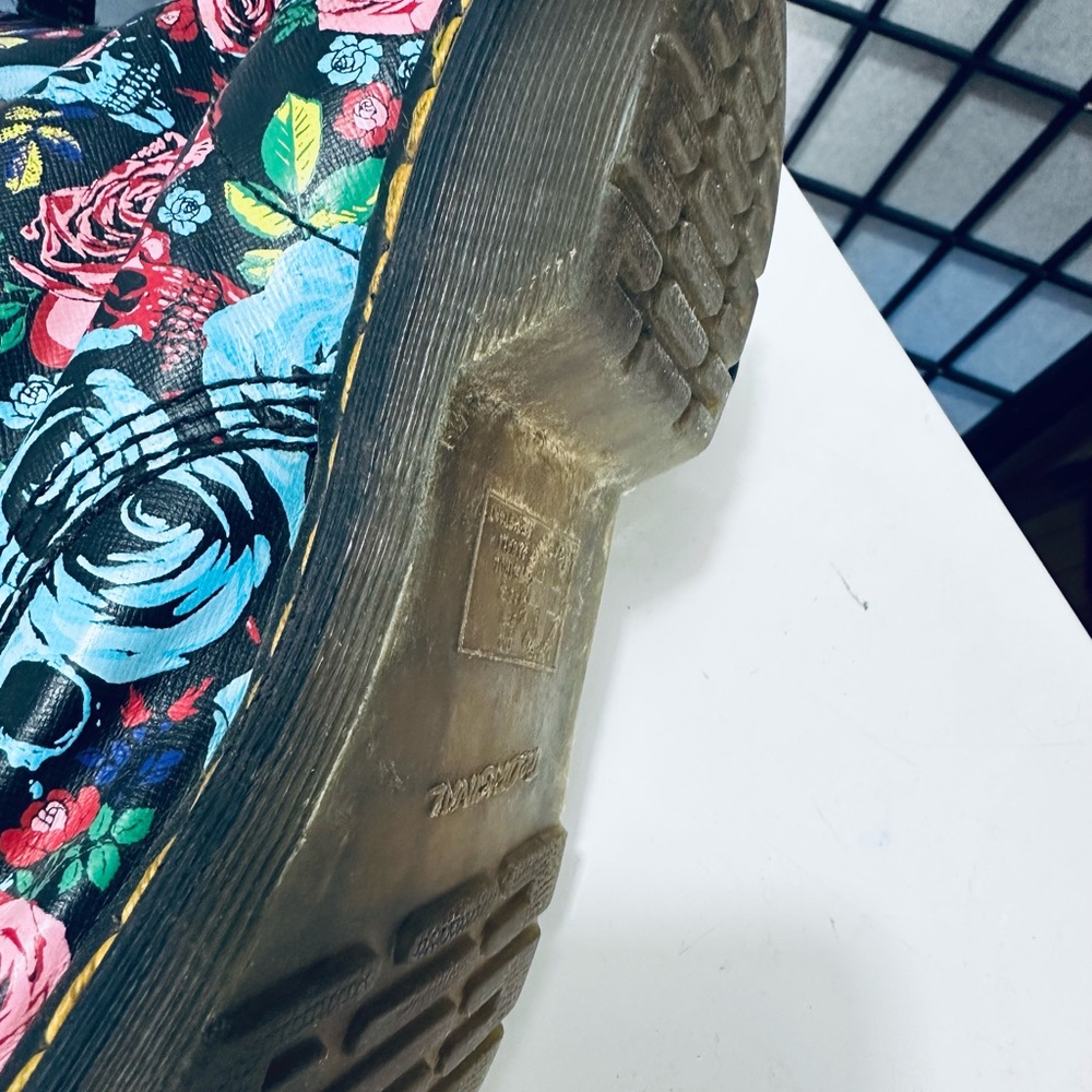Doc Martens Vintage Skulls & Roses 1460 Pascal 8-eye Boots 💀🌹 - Picture 9 of 11